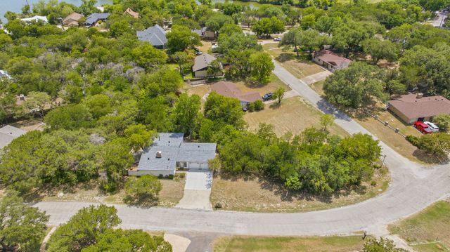 1005 Spanish Trail Drive, Granbury, TX 76048
