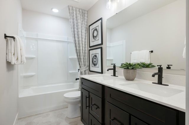 1566 Lund Way, Shakopee, MN 55379
