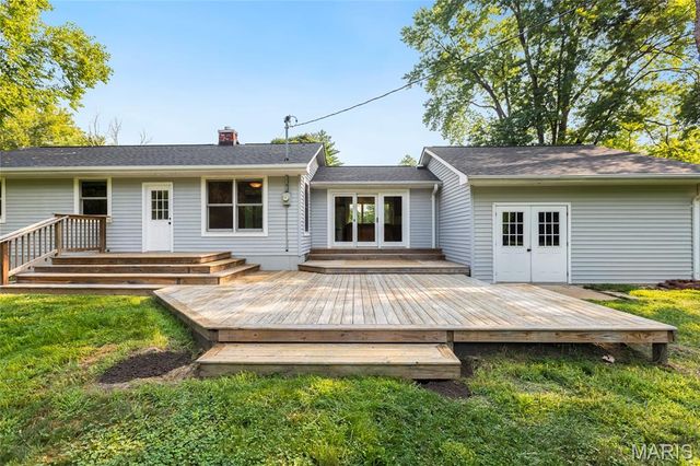 200 Brookside Lane, Ballwin, MO 63021