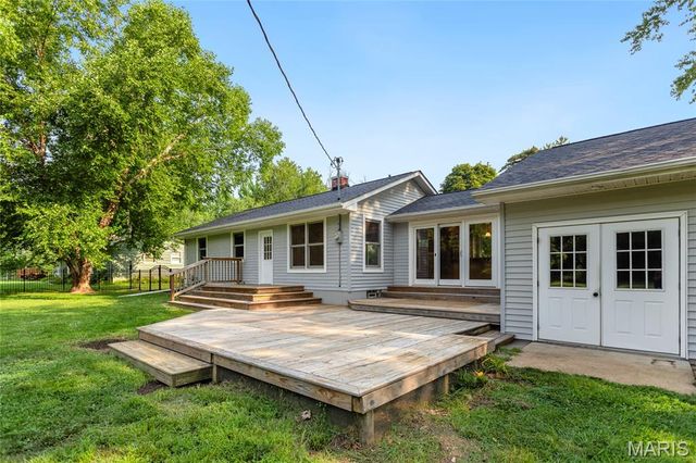 200 Brookside Lane, Ballwin, MO 63021