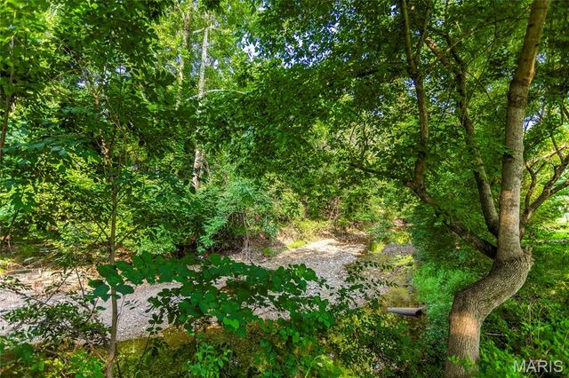 200 Brookside Lane, Ballwin, MO 63021