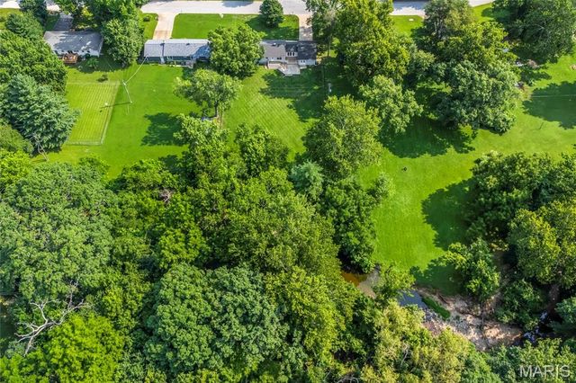 200 Brookside Lane, Ballwin, MO 63021
