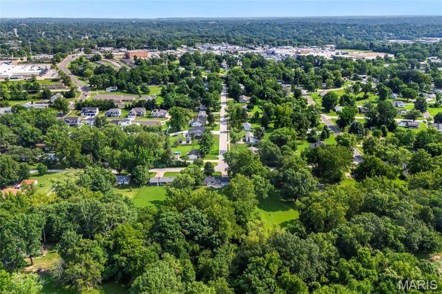 200 Brookside Lane, Ballwin, MO 63021