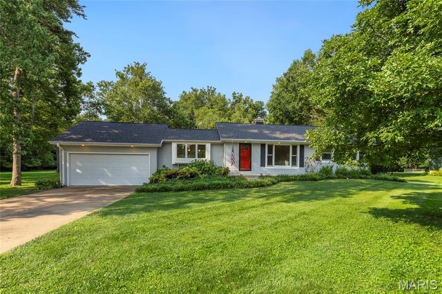 200 Brookside Lane, Ballwin, MO 63021