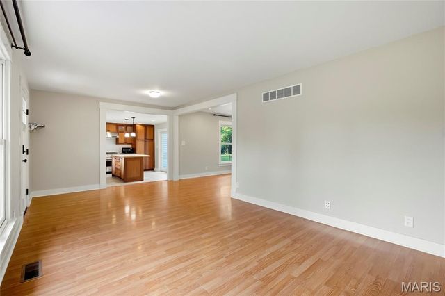 200 Brookside Lane, Ballwin, MO 63021
