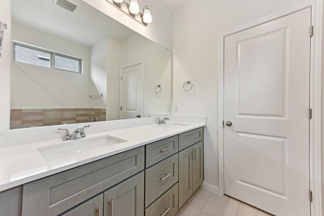 773 Treadwell LN, Kyle, TX 78640