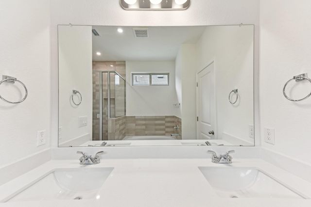 773 Treadwell LN, Kyle, TX 78640