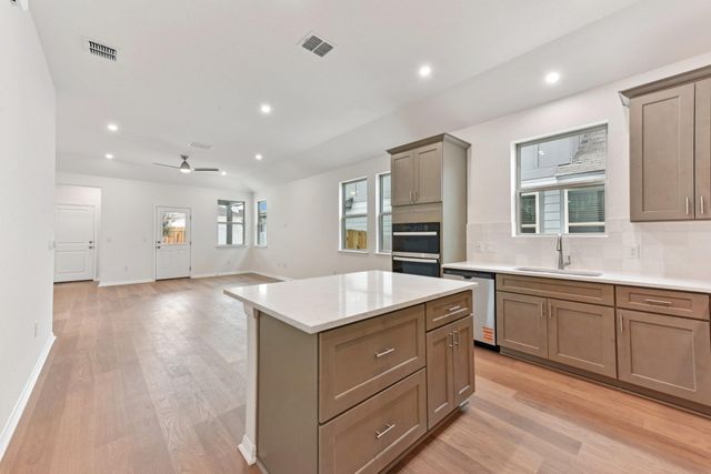 773 Treadwell LN, Kyle, TX 78640
