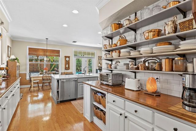 3224 W LAWN AVENUE, Tampa, FL 33611