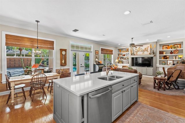 3224 W LAWN AVENUE, Tampa, FL 33611