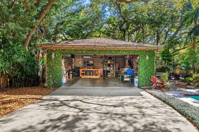 3224 W LAWN AVENUE, Tampa, FL 33611