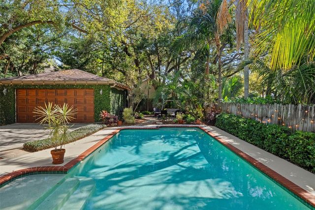 3224 W LAWN AVENUE, Tampa, FL 33611