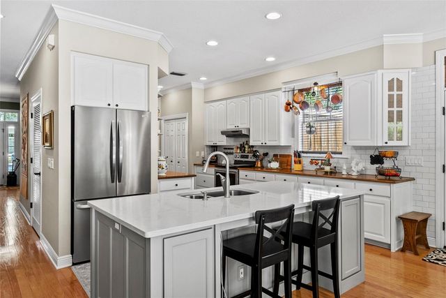 3224 W LAWN AVENUE, Tampa, FL 33611