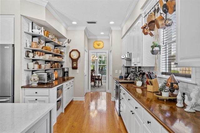 3224 W LAWN AVENUE, Tampa, FL 33611