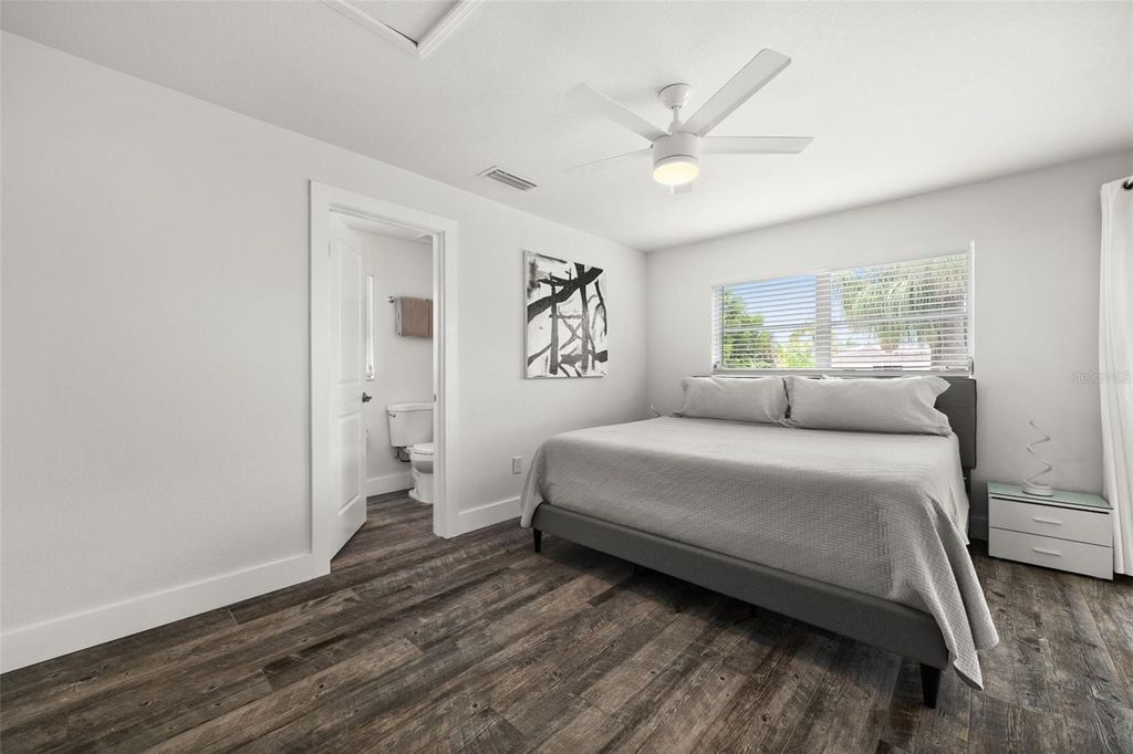 Image 17 of property listing at 5122 SW 3RD AVENUE, Cape Coral, FL 33914