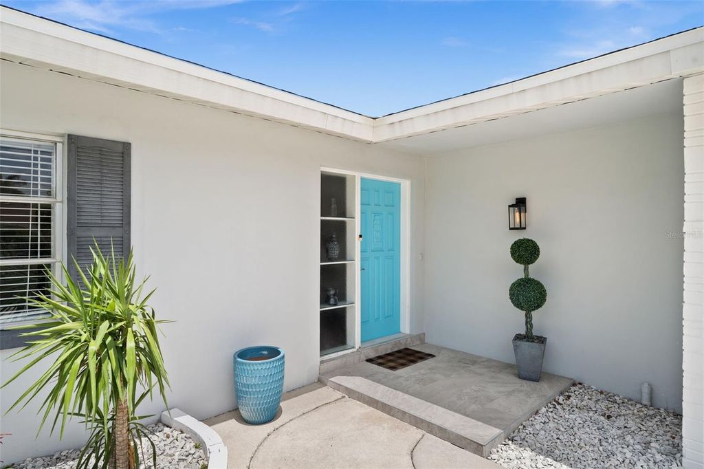 Image 5 of property listing at 5122 SW 3RD AVENUE, Cape Coral, FL 33914