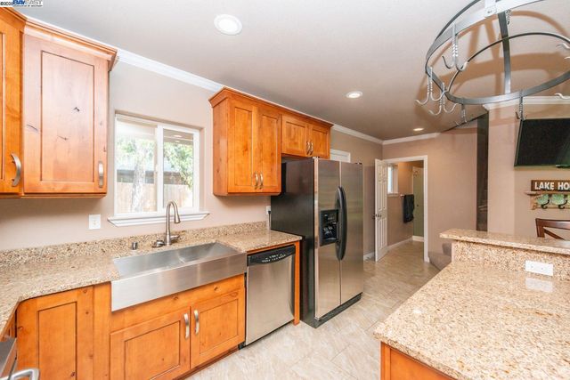 250 Mary Ave., Trinity Center, CA 96091