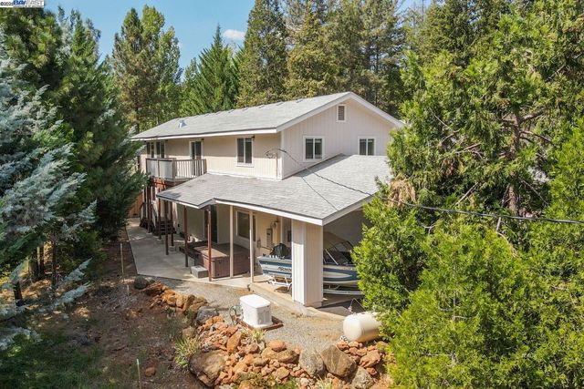 250 Mary Ave., Trinity Center, CA 96091