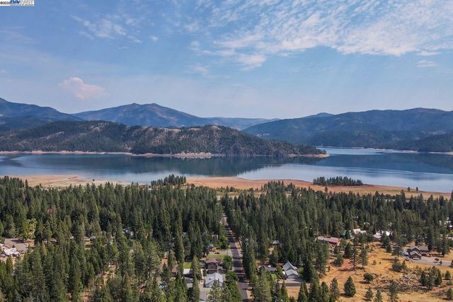 250 Mary Ave., Trinity Center, CA 96091