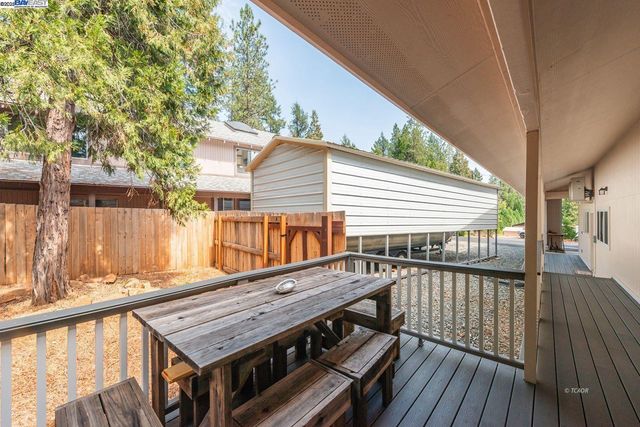 250 Mary Ave., Trinity Center, CA 96091