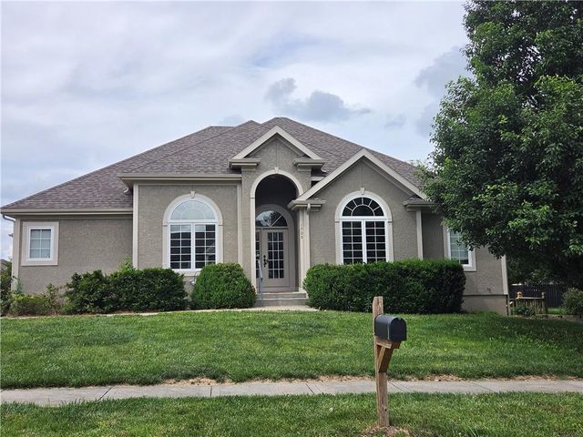 1709 Cambridge Circle, Kearney, MO 64060
