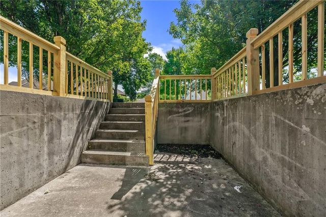1709 Cambridge Circle, Kearney, MO 64060