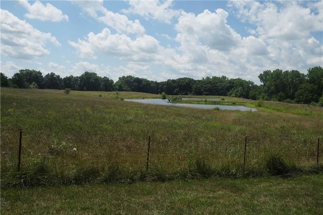 984 750th Road, Centerview, MO 64019