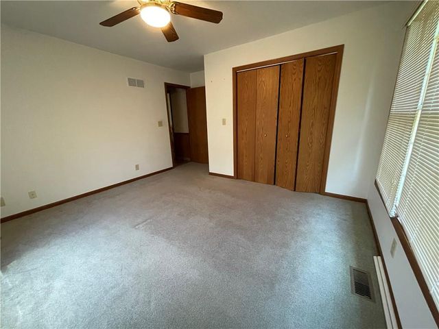 984 750th Road, Centerview, MO 64019