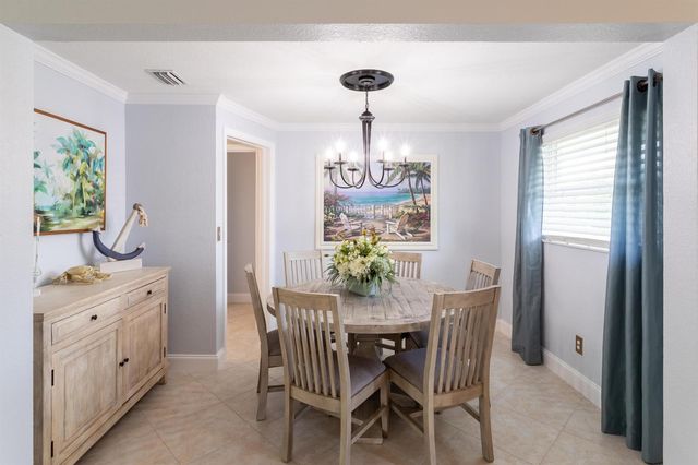 9507 Bellewood Street, Palm Beach Gardens, FL 33410