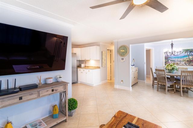 9507 Bellewood Street, Palm Beach Gardens, FL 33410