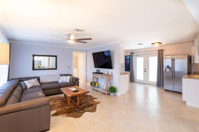 9507 Bellewood Street, Palm Beach Gardens, FL 33410