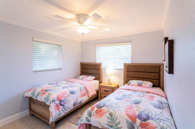 9507 Bellewood Street, Palm Beach Gardens, FL 33410