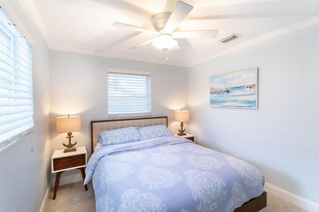 9507 Bellewood Street, Palm Beach Gardens, FL 33410