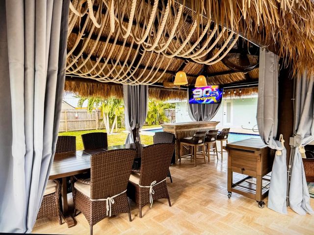 9507 Bellewood Street, Palm Beach Gardens, FL 33410