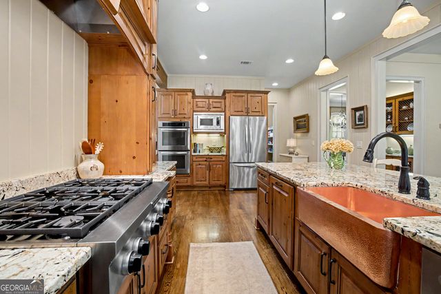 555 Woodward Drive, Fayetteville, GA 30215