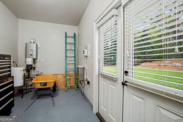 555 Woodward Drive, Fayetteville, GA 30215