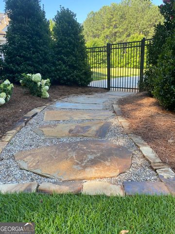 555 Woodward Drive, Fayetteville, GA 30215