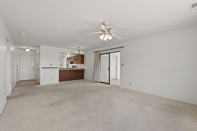 484 Sandstone Drive NE, Rio Rancho, NM 87124