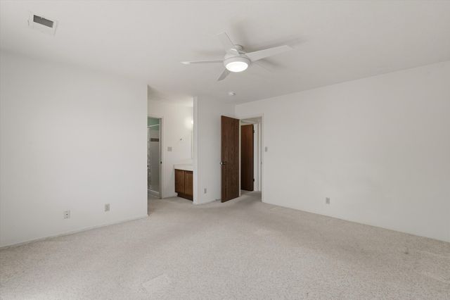 484 Sandstone Drive NE, Rio Rancho, NM 87124