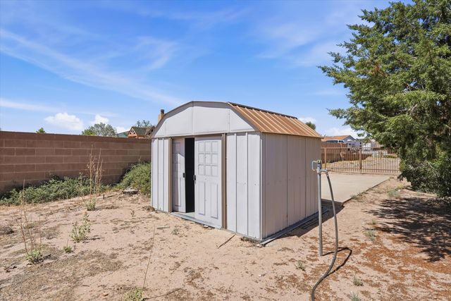484 Sandstone Drive NE, Rio Rancho, NM 87124