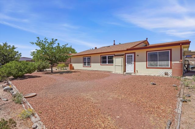 484 Sandstone Drive NE, Rio Rancho, NM 87124
