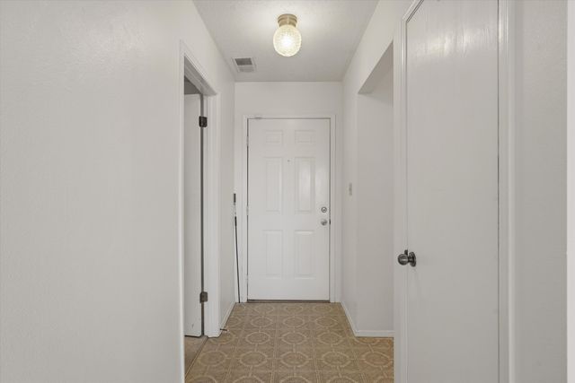 484 Sandstone Drive NE, Rio Rancho, NM 87124