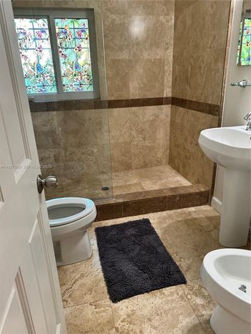 203 NE 86th St, El Portal, FL 33138