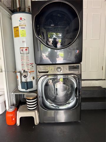 203 NE 86th St, El Portal, FL 33138