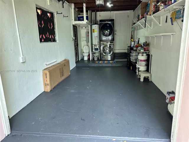 203 NE 86th St, El Portal, FL 33138