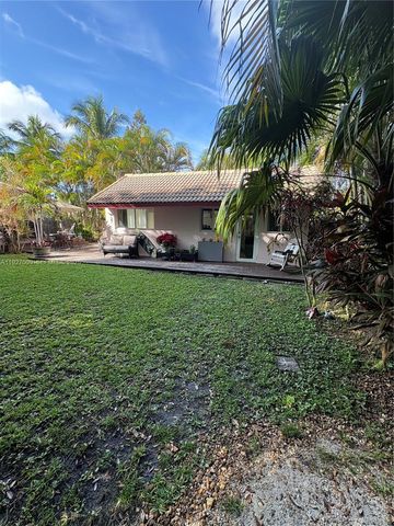 203 NE 86th St, El Portal, FL 33138