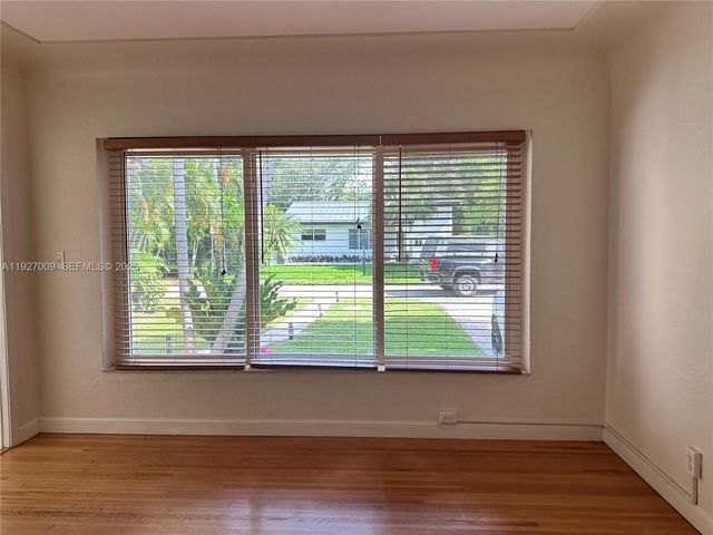 203 NE 86th St, El Portal, FL 33138