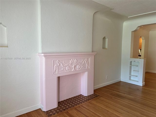 203 NE 86th St, El Portal, FL 33138