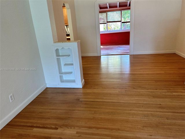 203 NE 86th St, El Portal, FL 33138