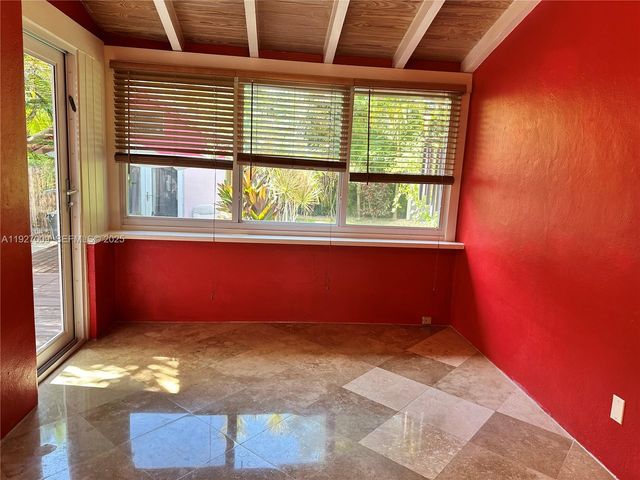 203 NE 86th St, El Portal, FL 33138